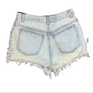 VINTAGE Filippo-Totti 80’s acid light wash high waist frayed raw hems  shorts